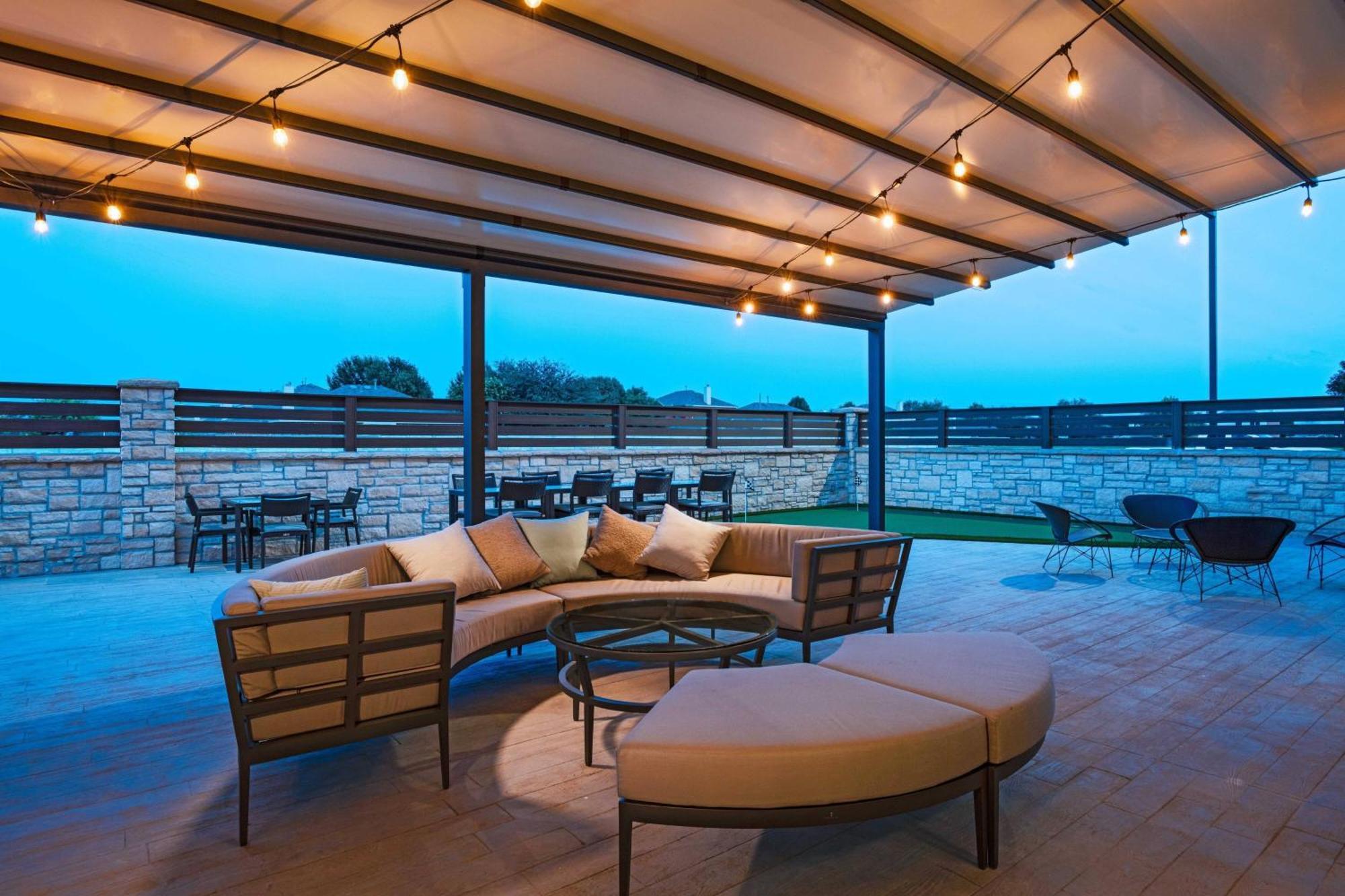 Courtyard Dallas Grand Prairie Buitenkant foto